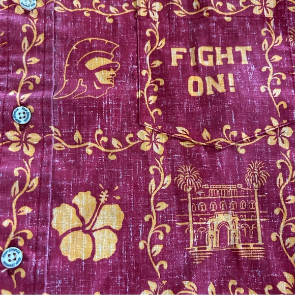 USC alumni Hawaiian shirt featuring school mascot and sights - Picture 7 of 8